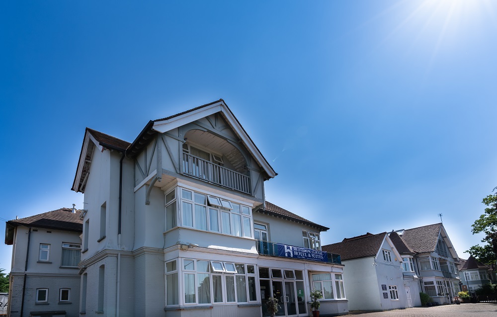 Heathrow Slough Hotel & Suites - Avida Studios-6